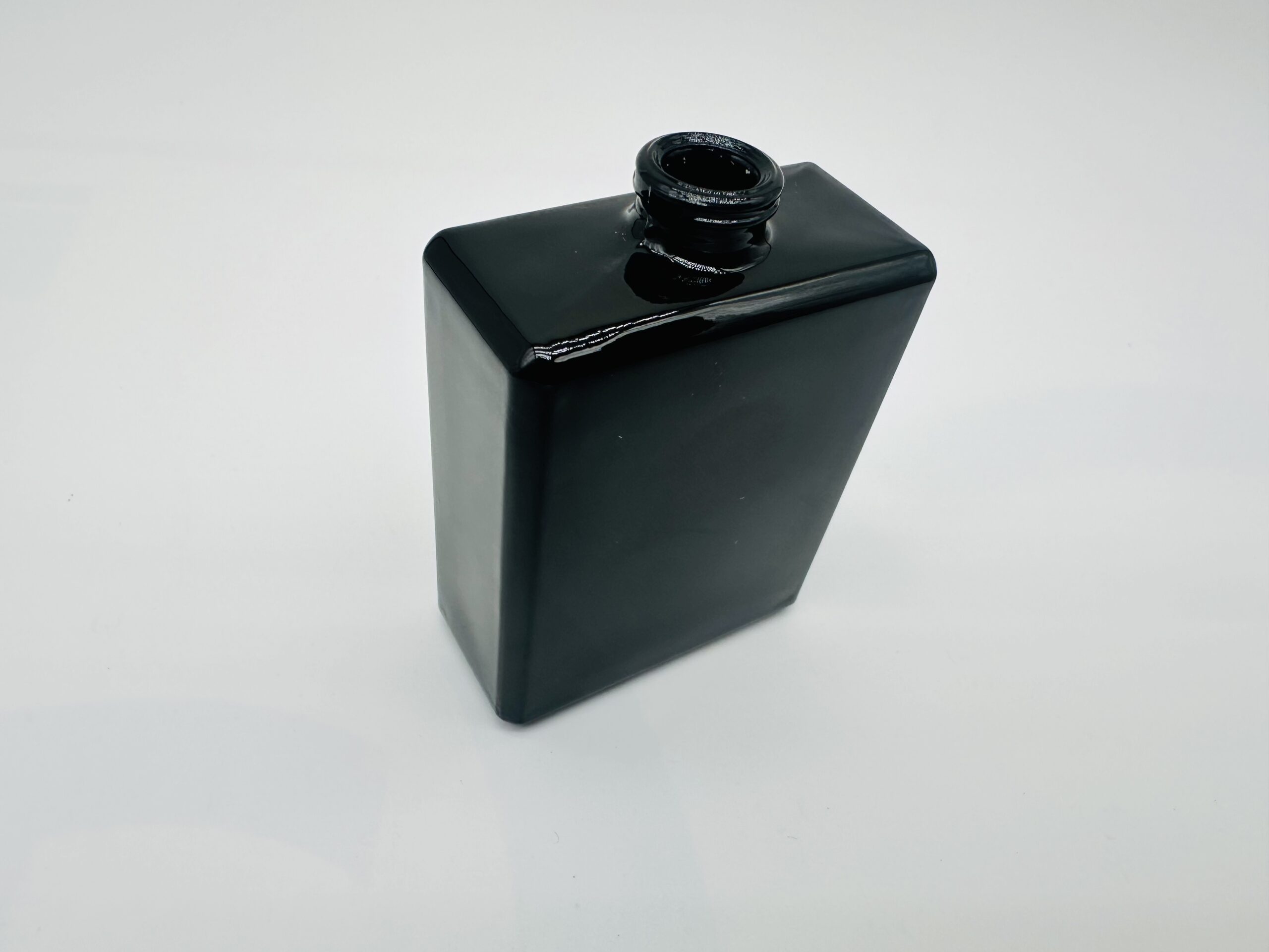 Dark Glass Perfume Bottles: Colour, Metallic Details & Quality